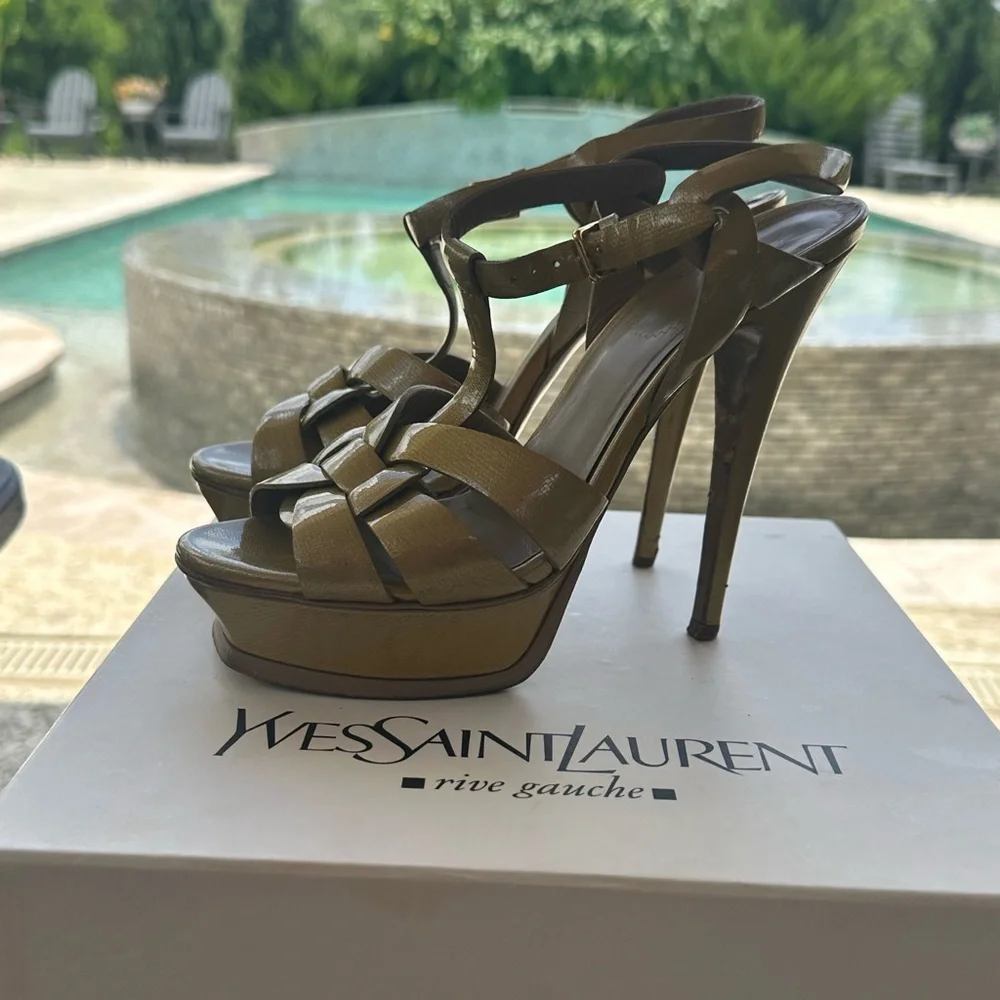 YSL Tribute 105 Sandals – Size 37.5 – Gold Patent Yak Embossed Leather - Picture 2 of 10